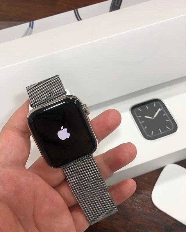 Apple Watch Series 9 With Magnetic Chain (7 Days Warranty)